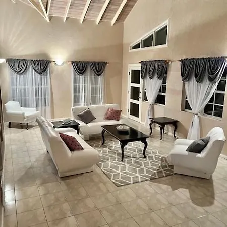 Paradise View Hilltop 5 Bedroom Residence